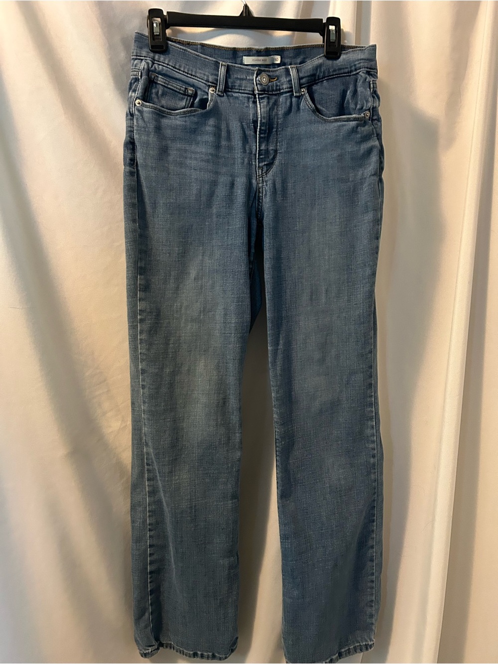 Levi's Women's Boot Cut Jeans in Medium Blue Wash